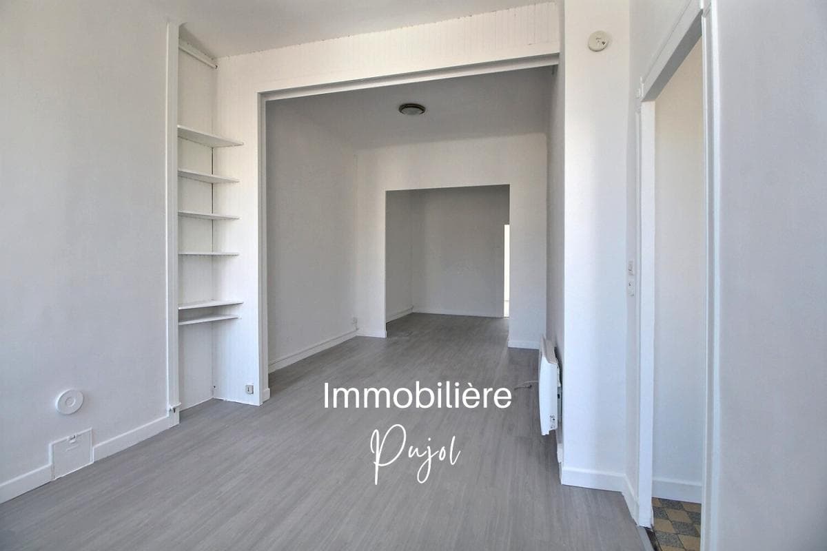 Baille / Conception 13005 - T3 traversant  dans un immeuble marseillais – photo 3