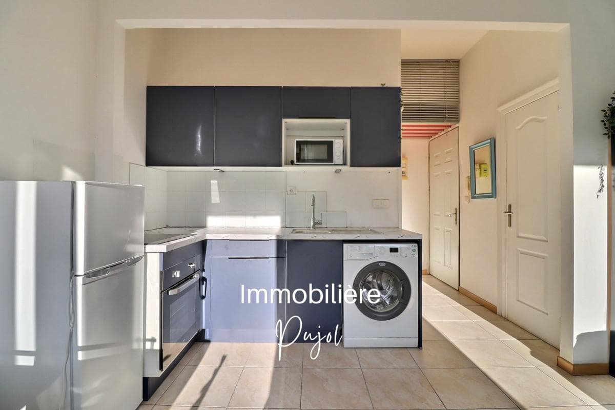 Thiers / Réformés 13001 – T2 meublé au 3ème étage d'un immeuble marseillais – photo 2