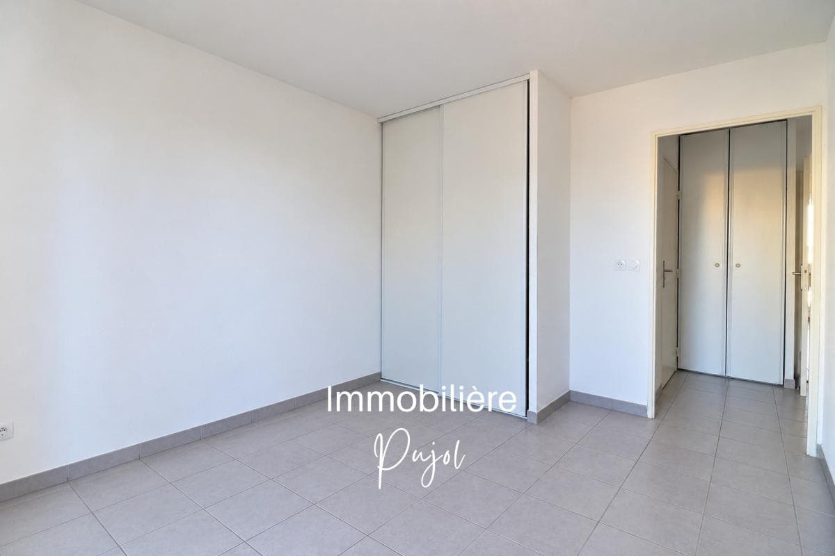 Timone 13010 - T3 traversant avec terrasse et parking – photo 7