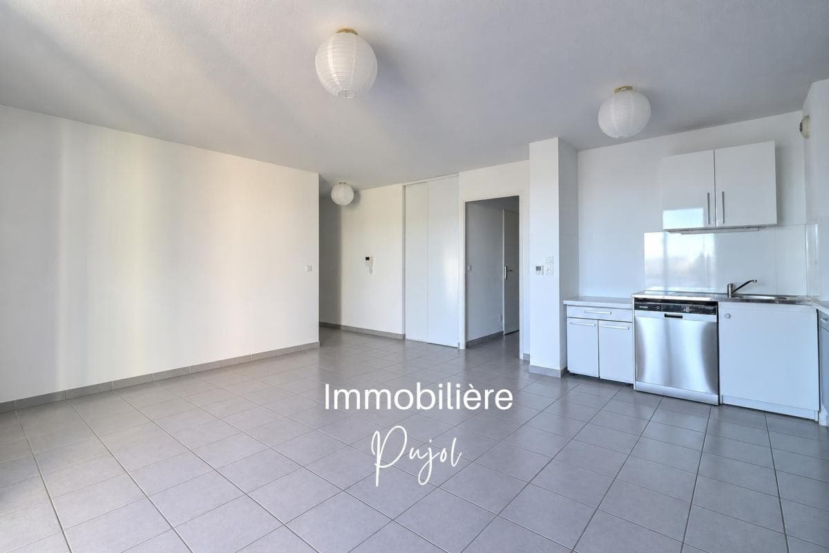 Timone 13010 - T3 traversant avec terrasse et parking – photo 5