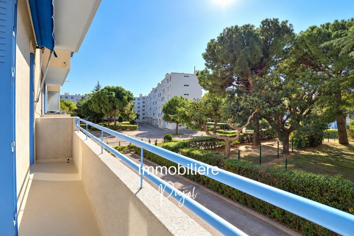 Saint Barnabé 13012 : T3 traversant avec balcon et stationnement libre dans la résidence – photo 1
