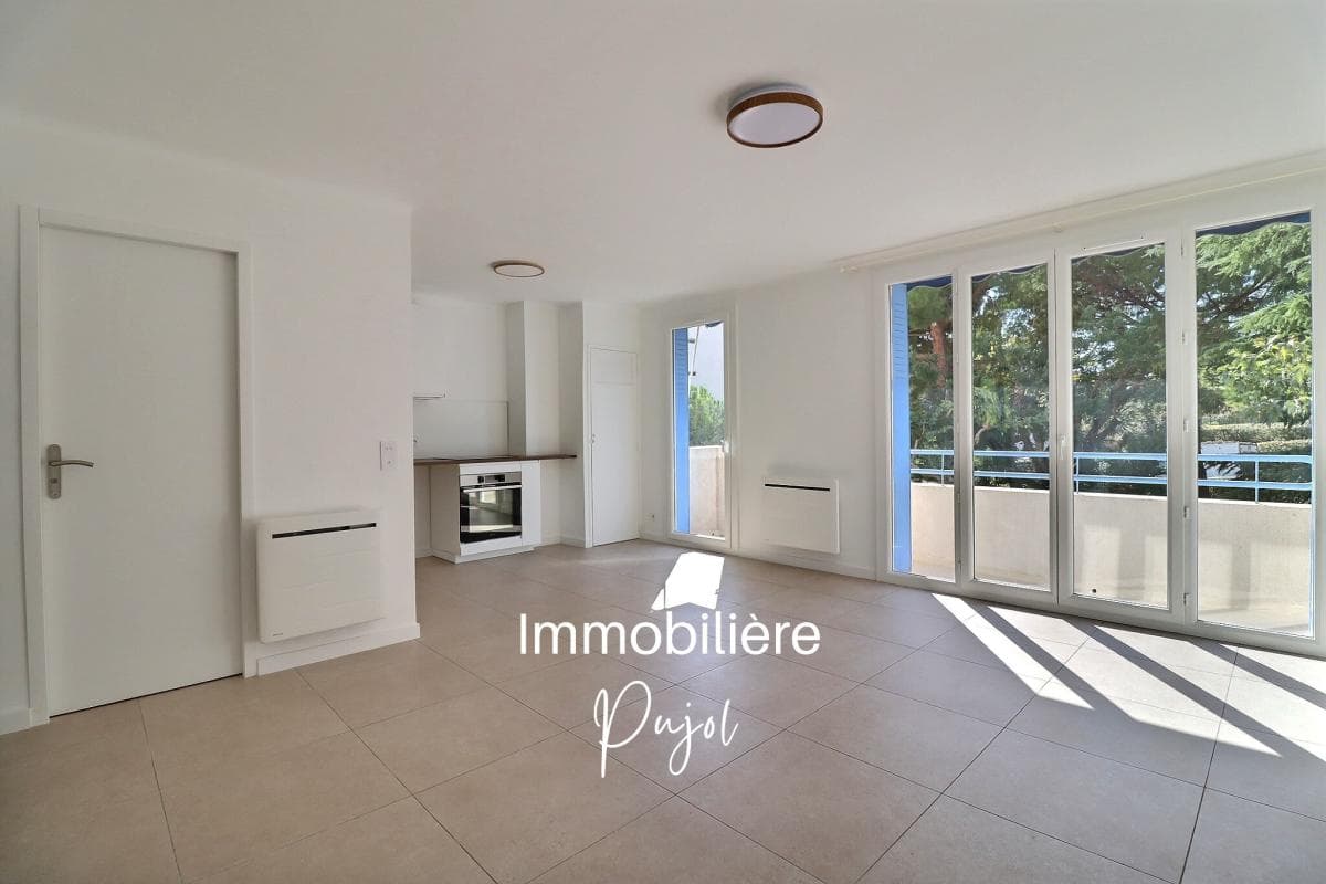Saint Barnabé 13012 : T3 traversant avec balcon et stationnement libre dans la résidence – photo 4