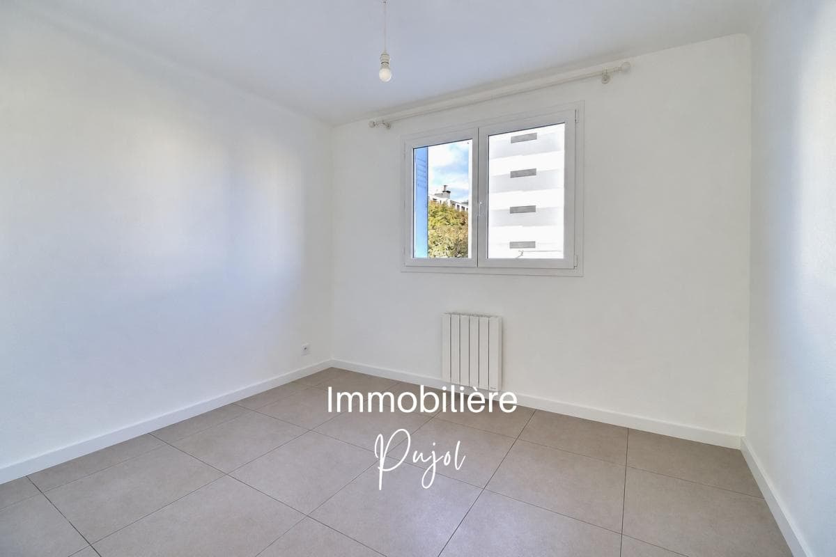 Saint Barnabé 13012 : T3 traversant avec balcon et stationnement libre dans la résidence – photo 9