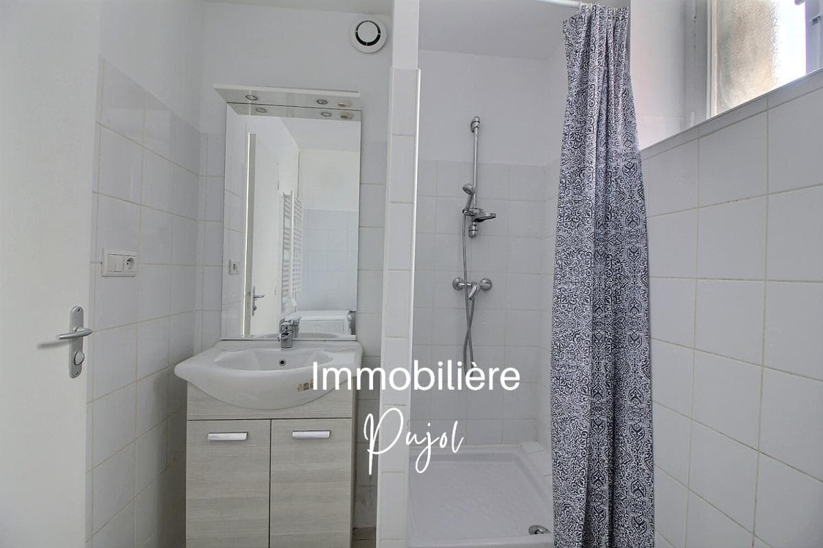 Conception 13005 - Studio meublé climatisé avec balcon – photo 5