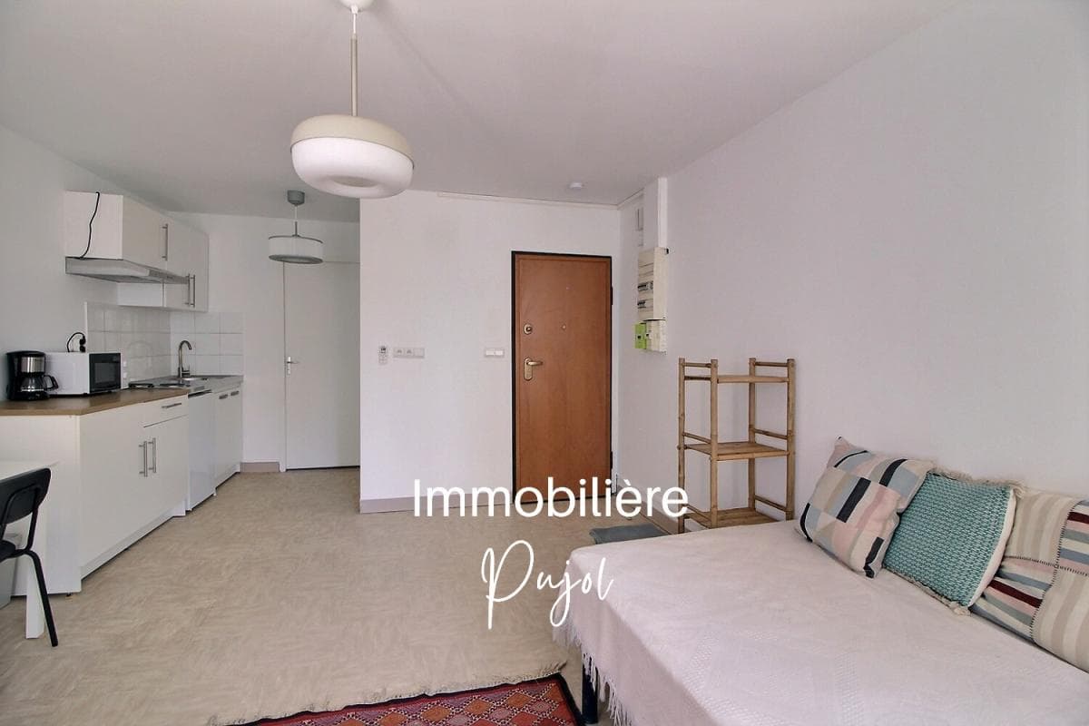 Conception 13005 - Studio meublé climatisé avec balcon – photo 2