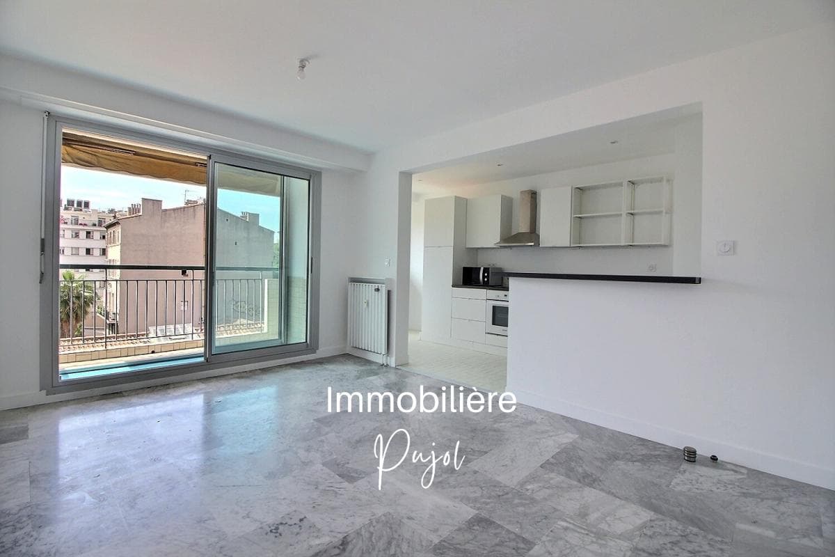Castellane 13006 - T3 climatisé avec balcon, parking et cellier – photo 1