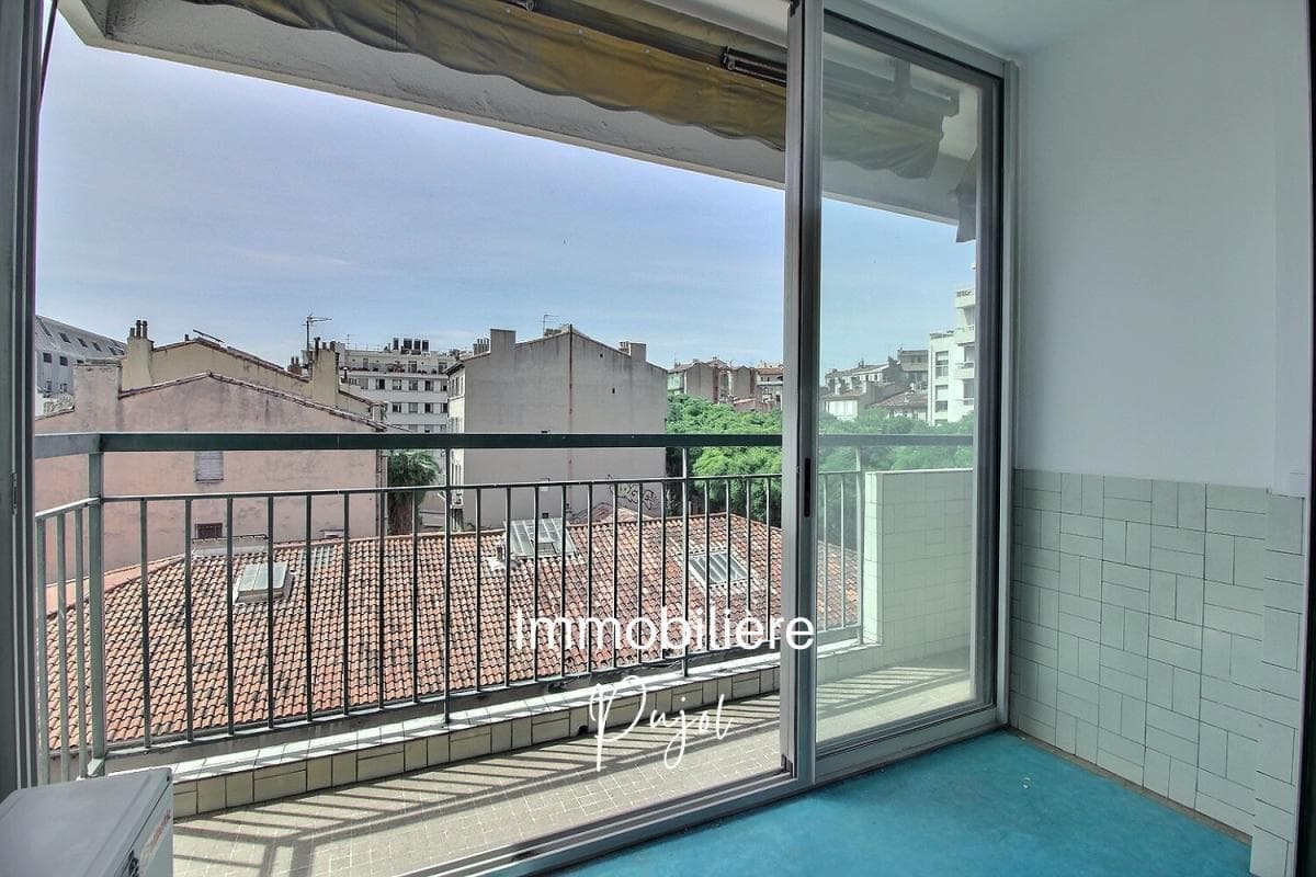Castellane 13006 - T3 climatisé avec balcon, parking et cellier – photo 2