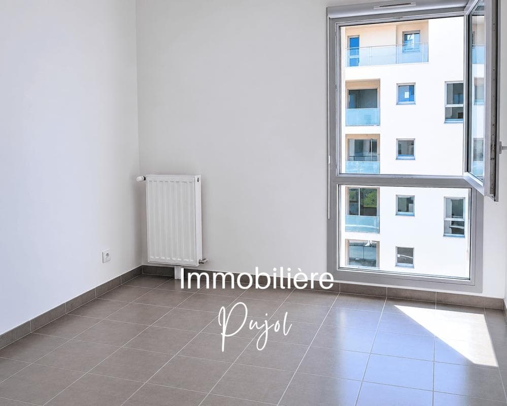 Joliette - T2 de 50 m² avec terrasse et garage – photo 4