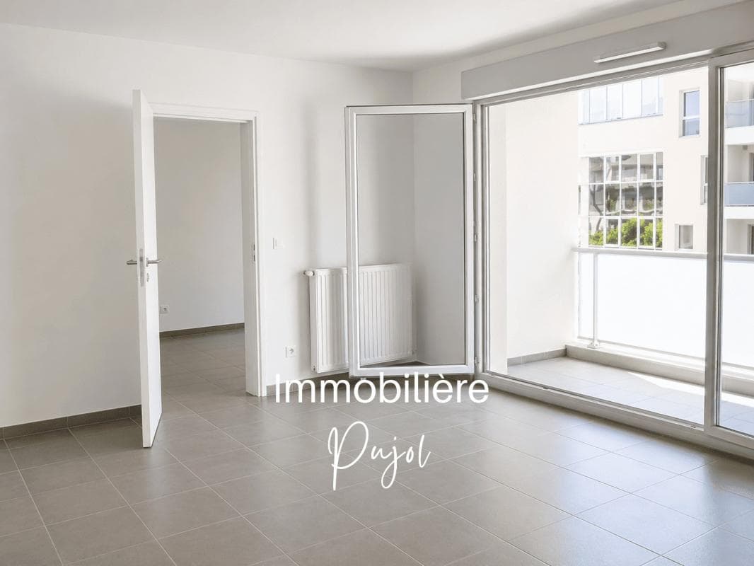 Joliette - T2 de 50 m² avec terrasse et garage – photo 2
