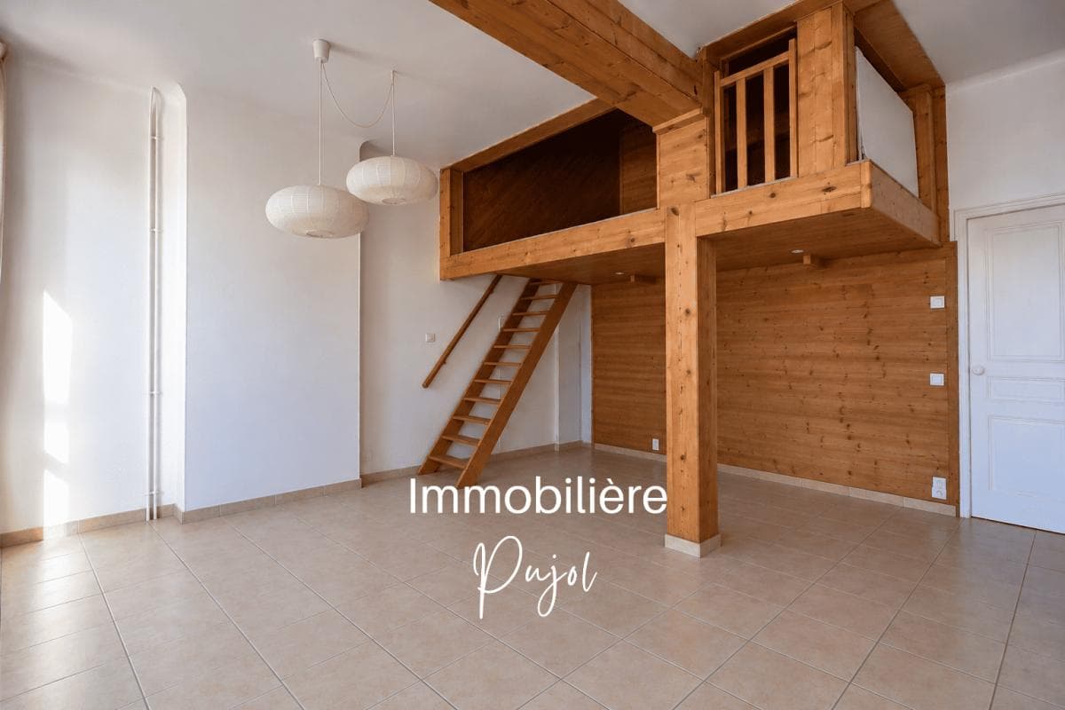 Castellane 13006 - Grand T2 avec mezzanine en dernier étage – photo 2