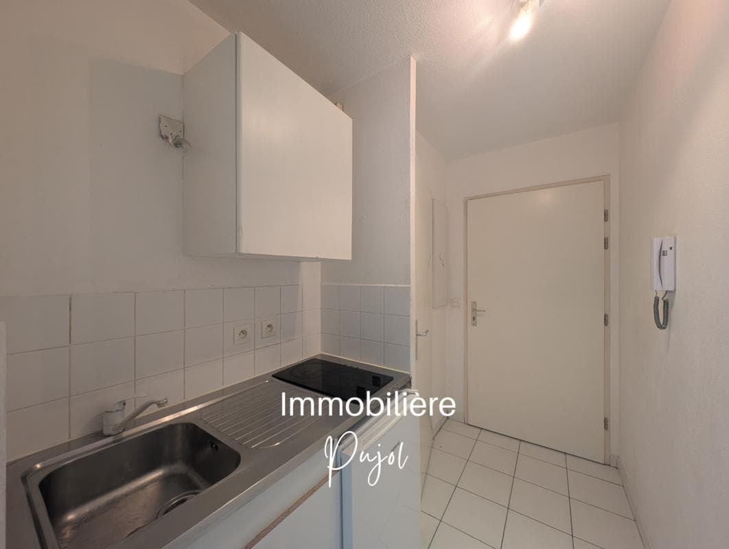Castellane 13006 - Studio avec balcon proche métro/commerces – photo 4