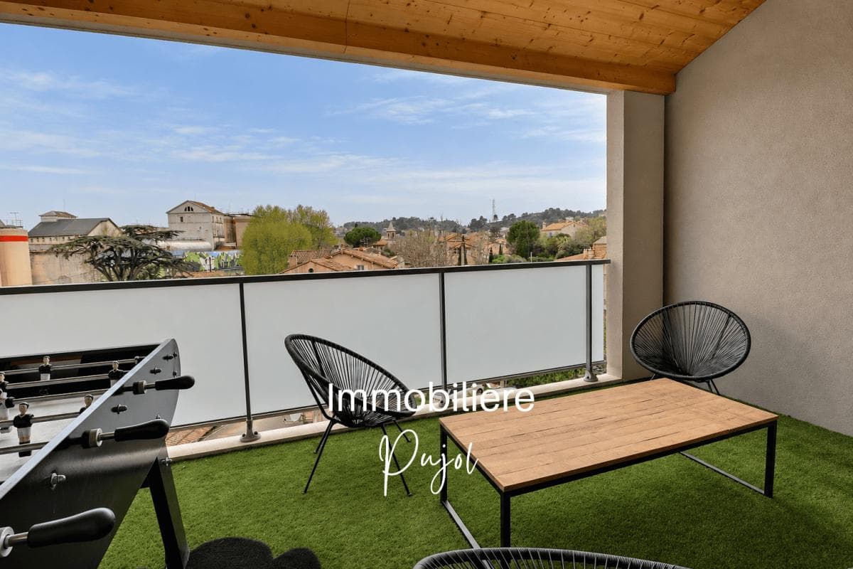 Les Accates 13011 - T4 meublé en duplex avec terrasses et parking double – photo 1
