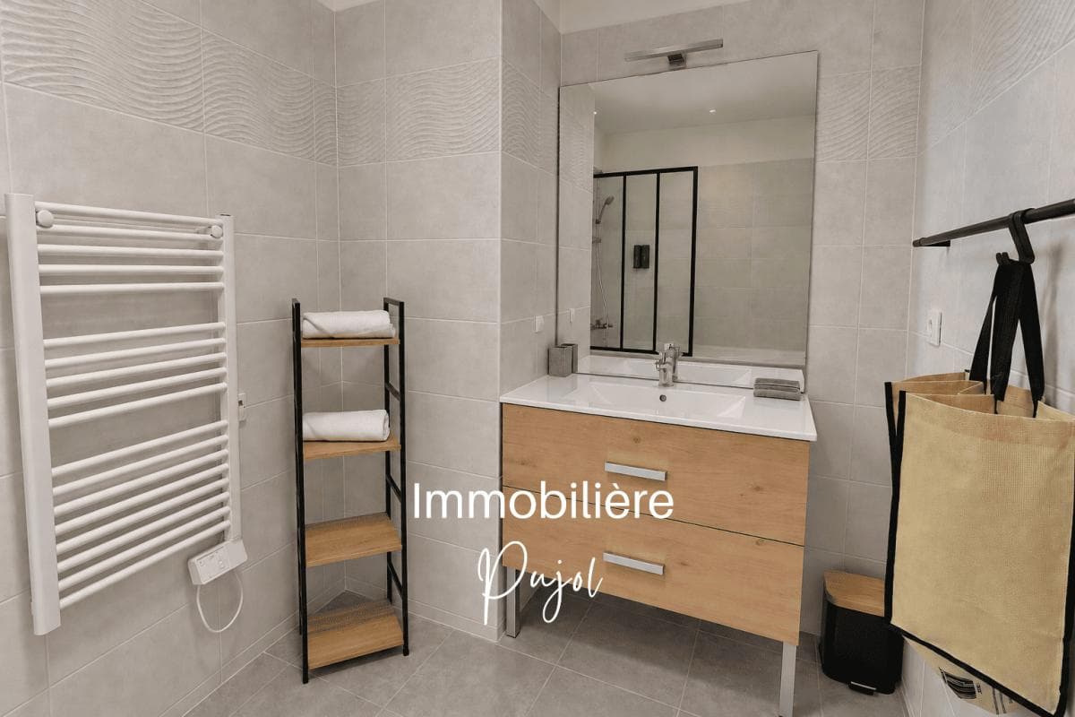 Les Accates 13011 - T4 meublé en duplex avec terrasses et parking double – photo 5