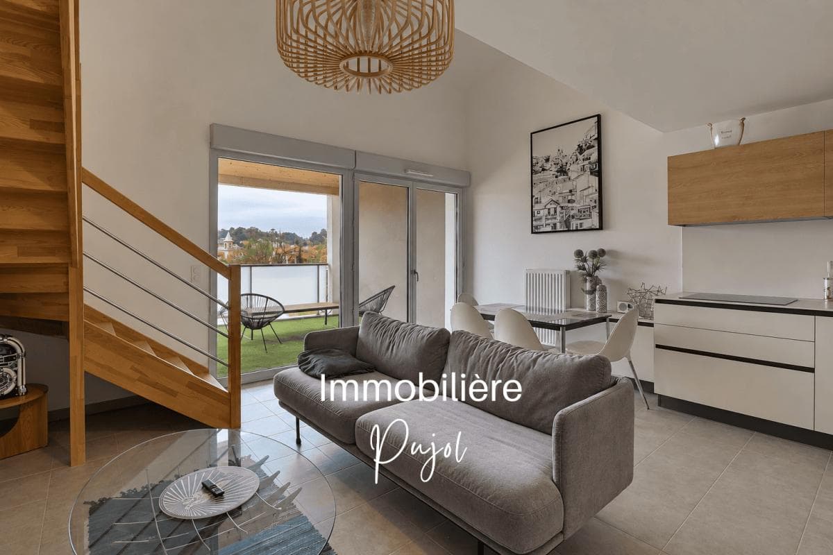 Les Accates 13011 - T4 meublé en duplex avec terrasses et parking double – photo 2