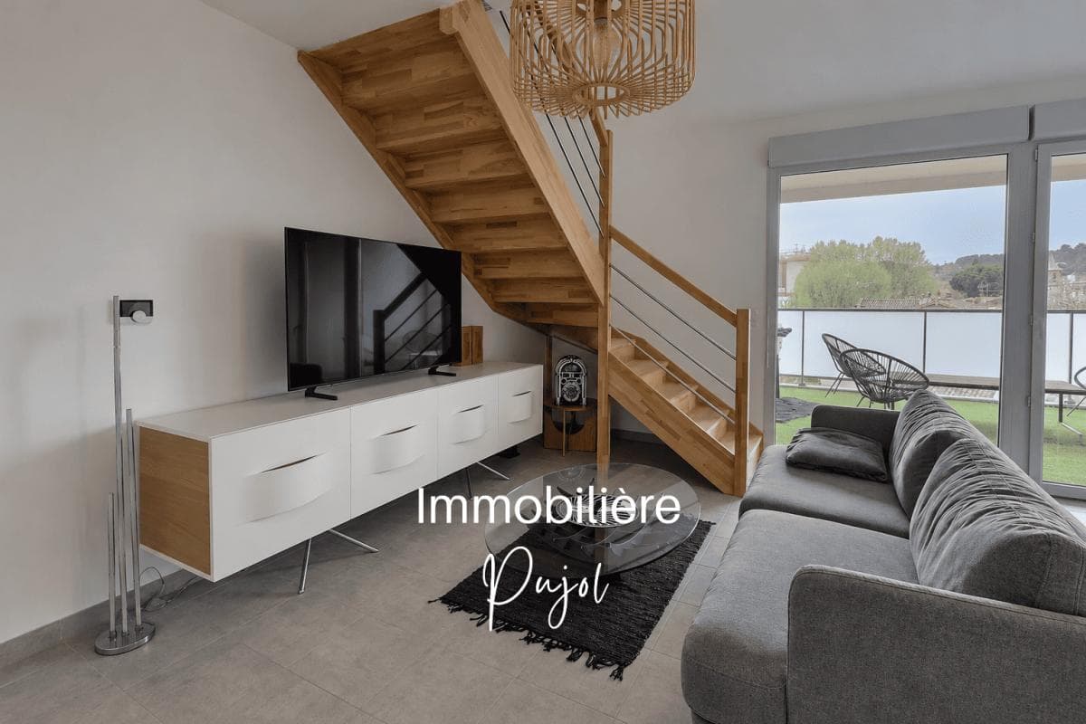 Les Accates 13011 - T4 meublé en duplex avec terrasses et parking double – photo 3