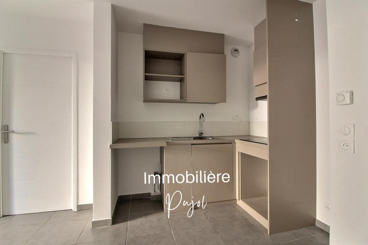 Les Trois Lucs 13012 - T2 avec loggia ouverte et parking – photo 4