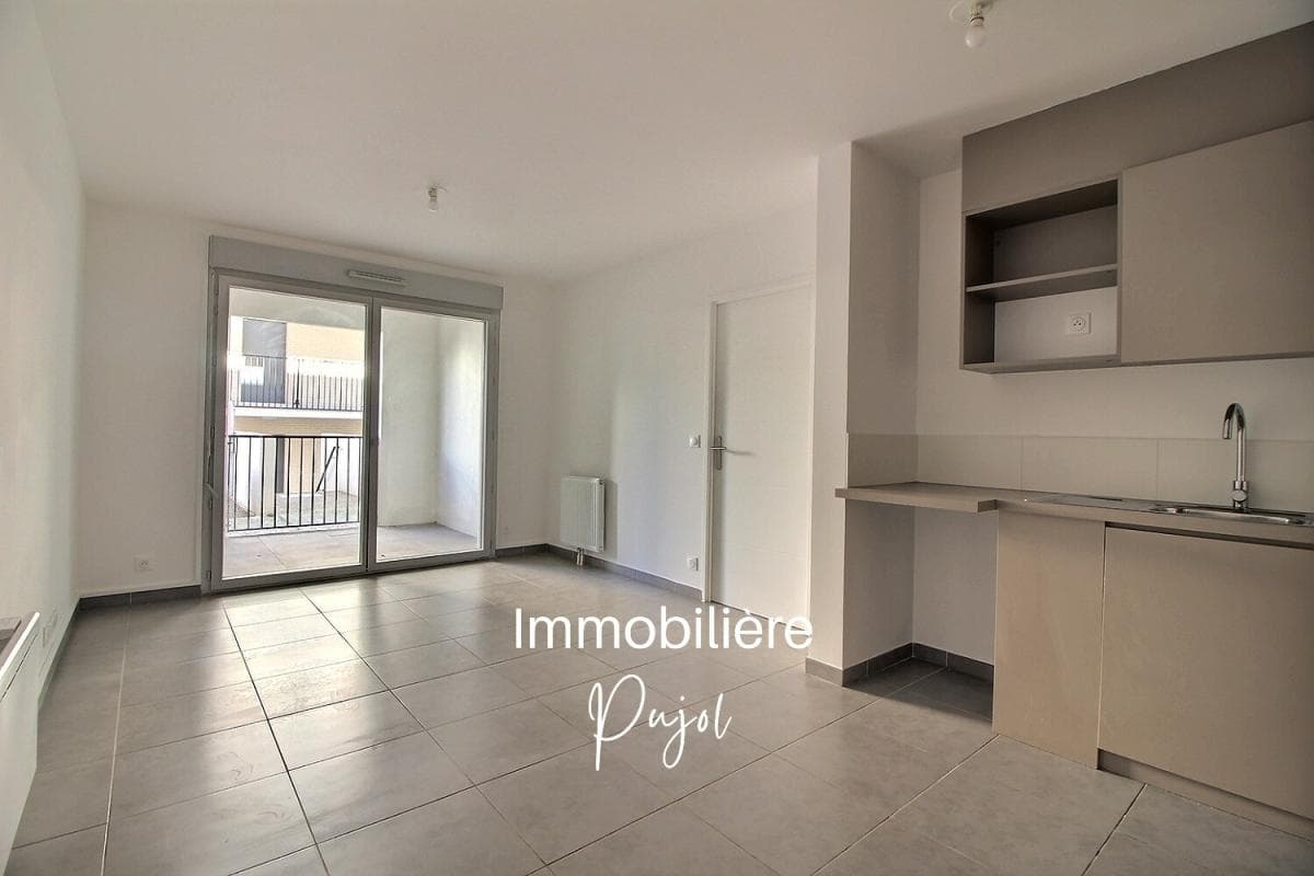 Les Trois Lucs 13012 - T2 avec loggia ouverte et parking – photo 1