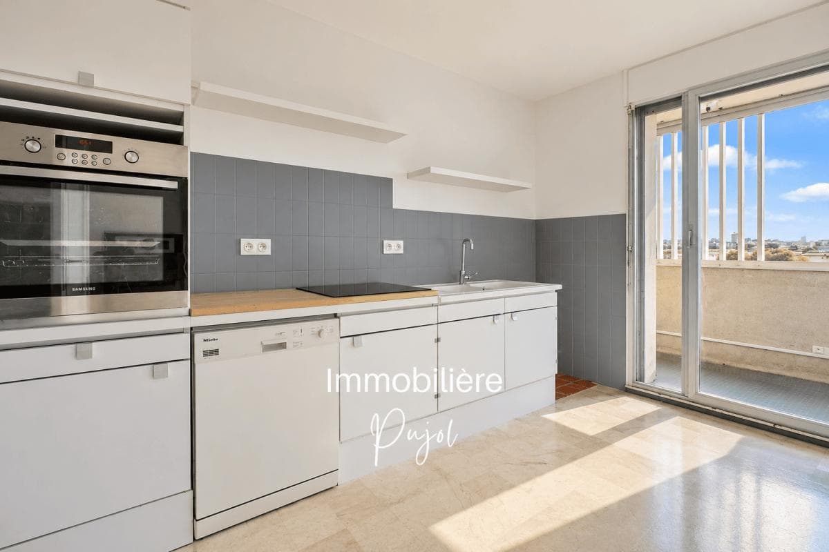 Saint-Anne 13008 - Type 3 climatisé avec cave et terrasse – photo 6