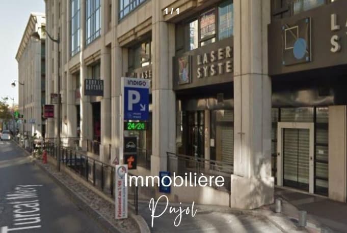 Périer 13008- Place de parking sécurisée – photo 1