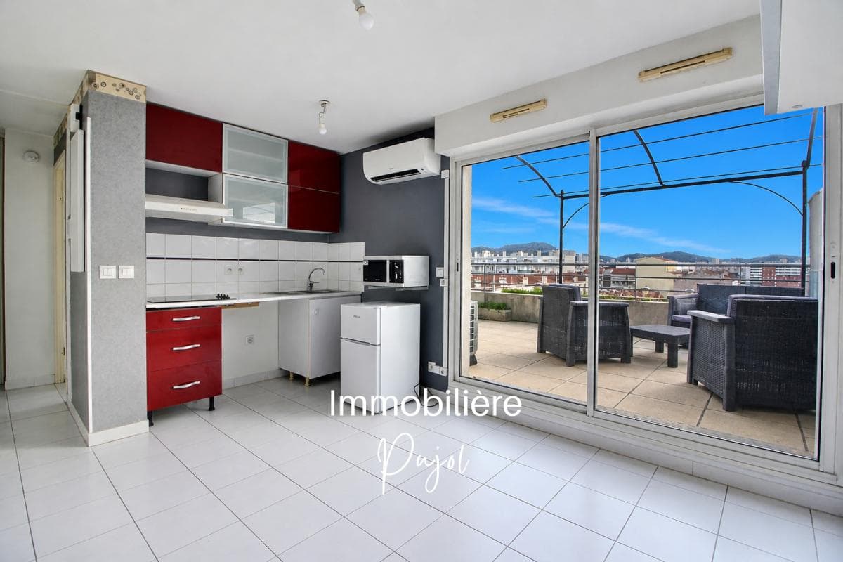 Timone 13010 Marseille - Location studio en dernier étage avec terrasse de 27m² et  garage - vue dégagée – photo 2
