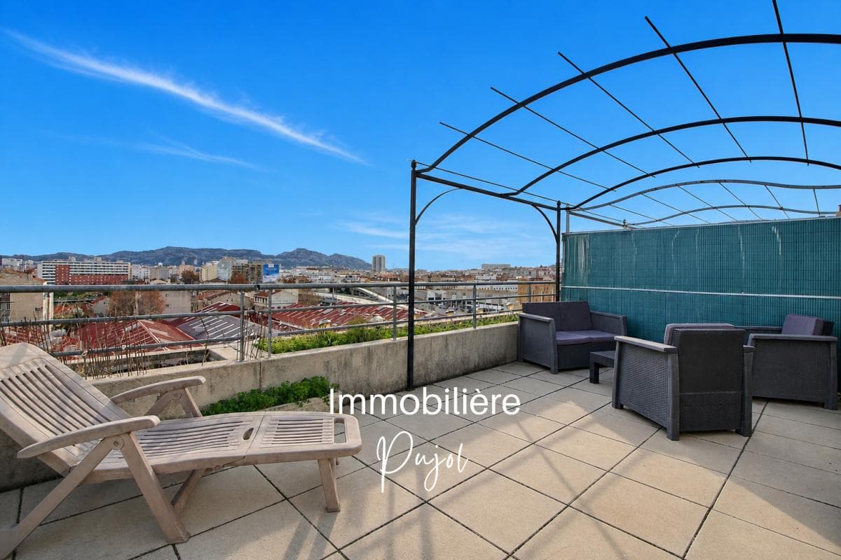 Timone 13010 Marseille - Location studio en dernier étage avec terrasse de 27m² et  garage - vue dégagée – photo 3