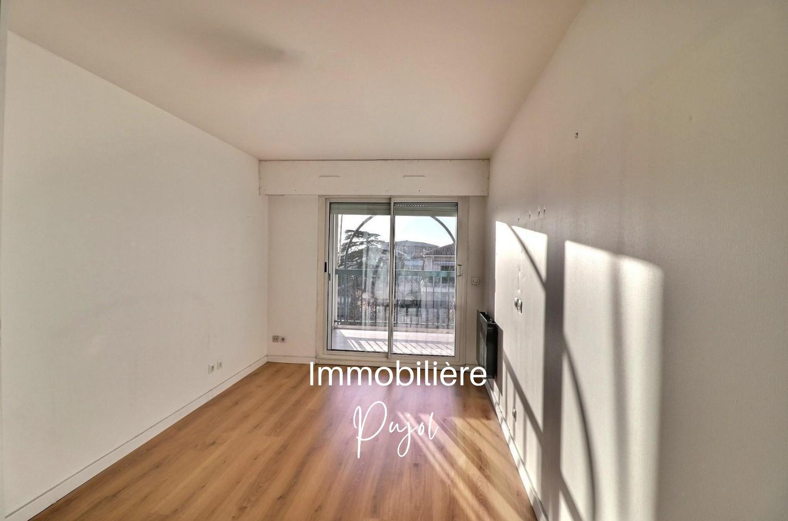 T3 en Duplex de 93m2 avec terrasse parking et garage en sous – photo 7