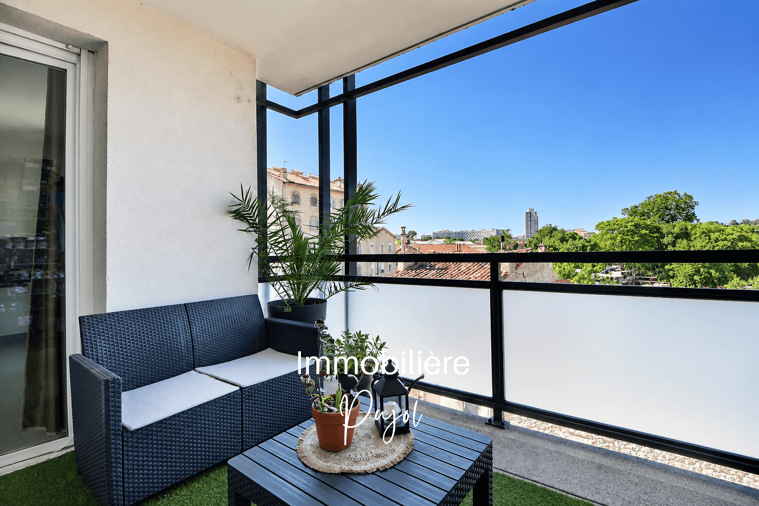 T2 (vendu loué meublé) - TERRASSE - GARAGE - 286 av. de la c – photo 2