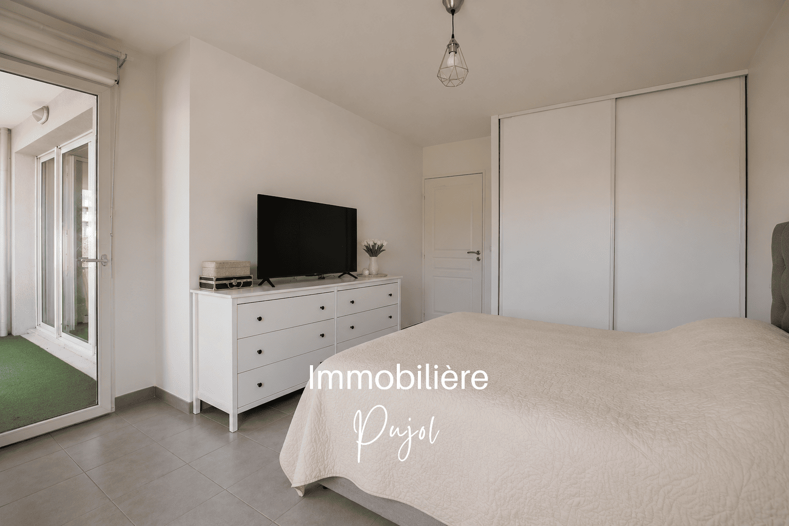 T2 (vendu loué meublé) - TERRASSE - GARAGE - 286 av. de la c – photo 6