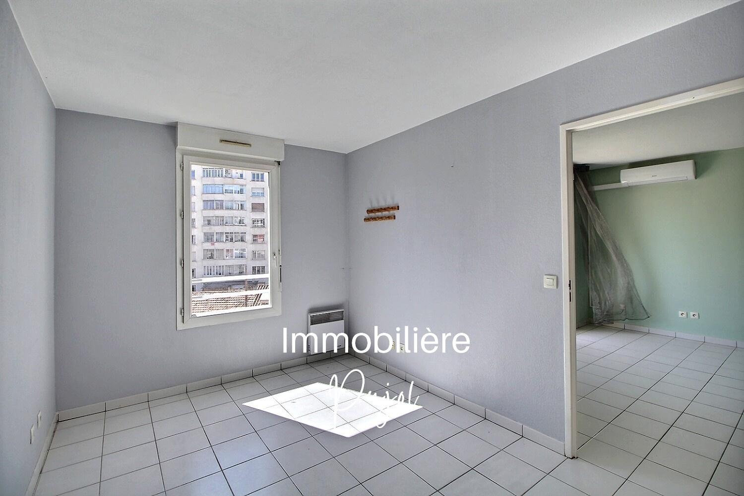 Castellane 13006 - T2 avec terrasse sud  et parking – photo 11