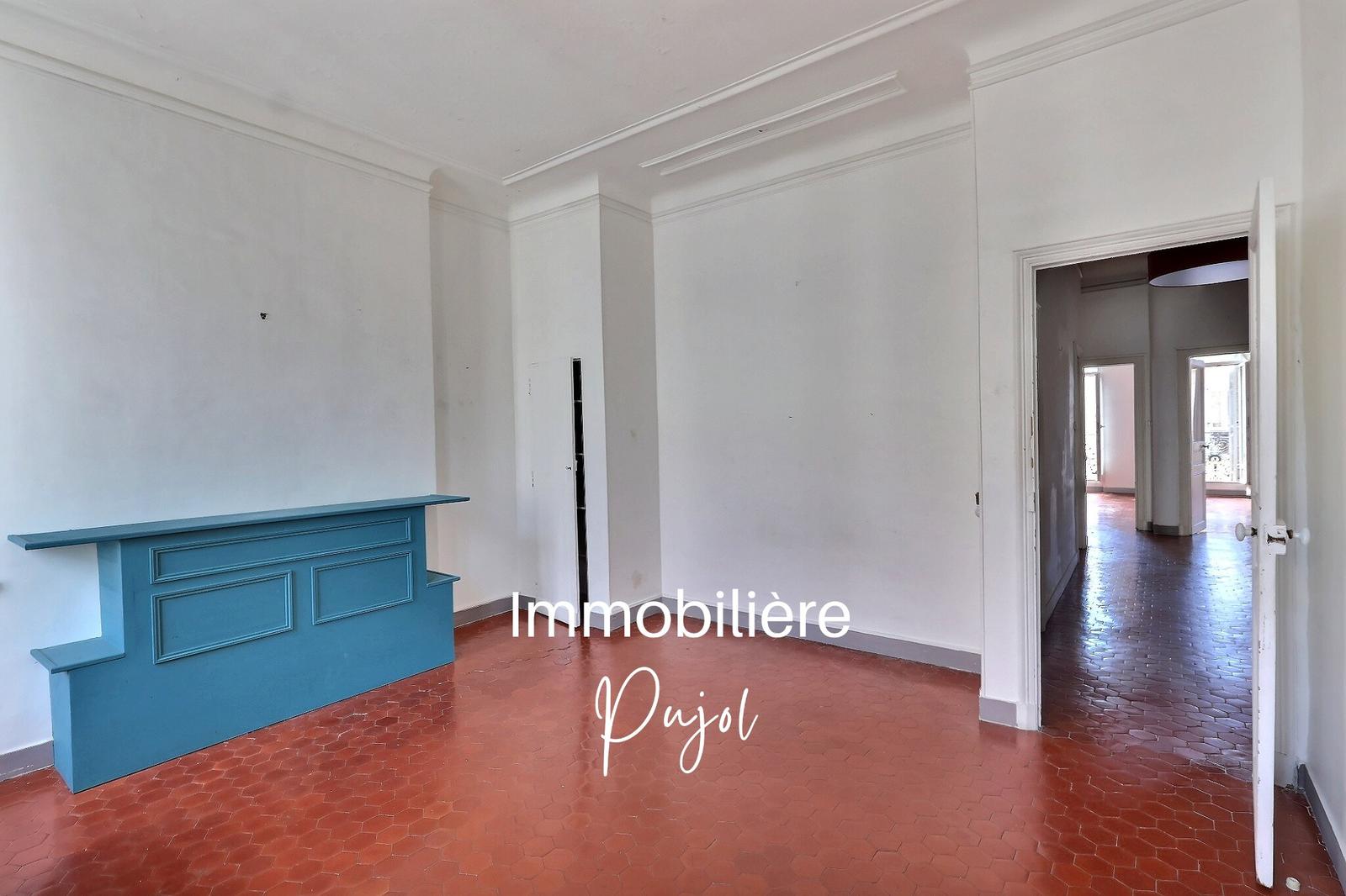 T3 / T4 de 102 m2 avec ascenseur, cave et chambre de service – photo 8