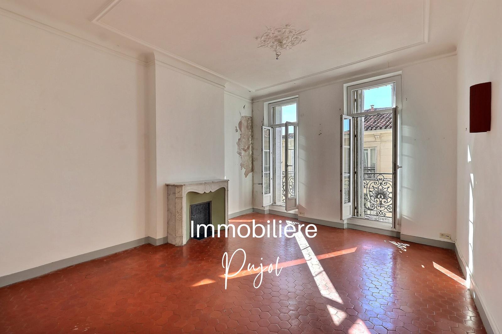 T3 / T4 de 102 m2 avec ascenseur, cave et chambre de service – photo 4