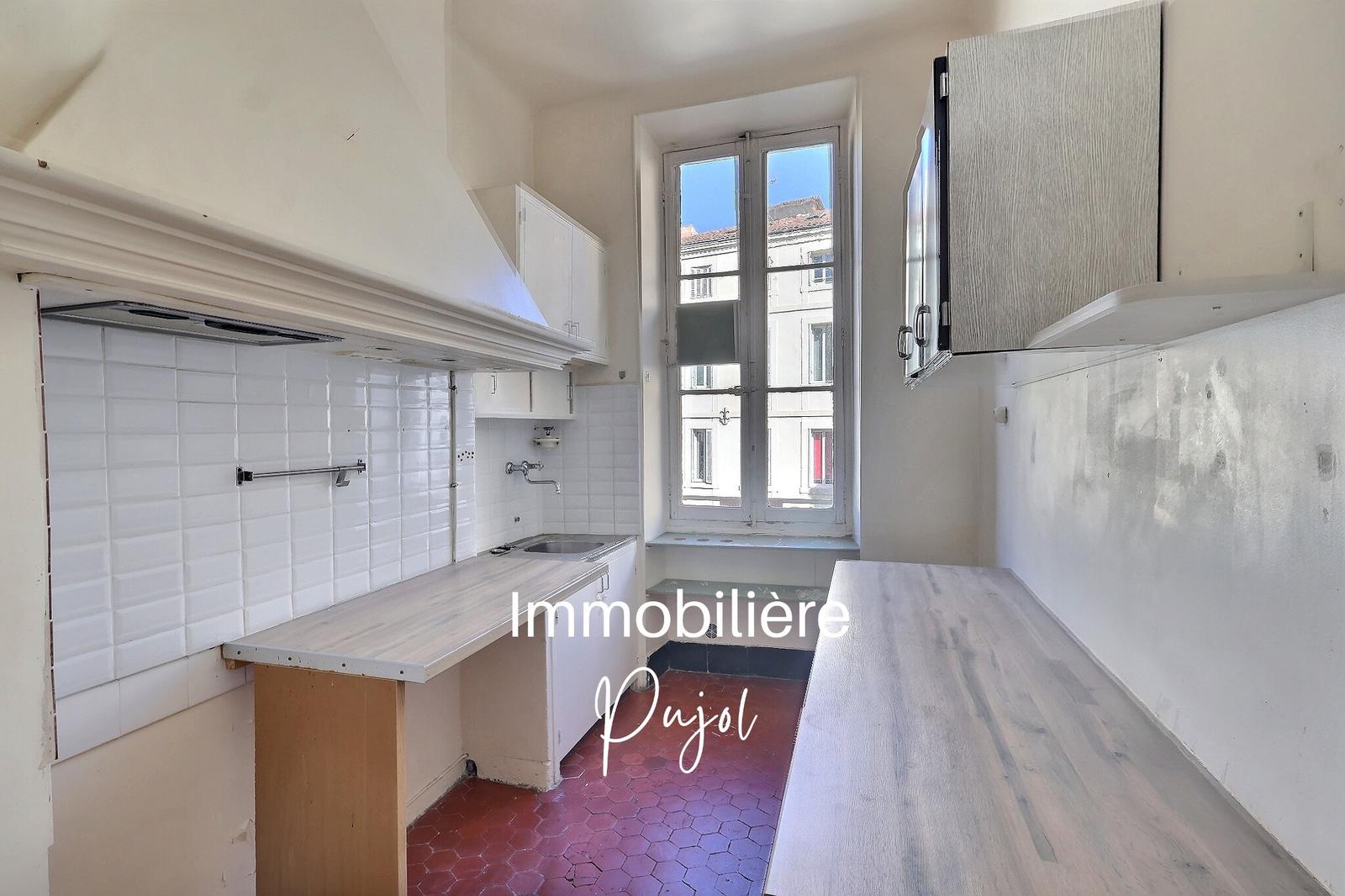T3 / T4 de 102 m2 avec ascenseur, cave et chambre de service – photo 5