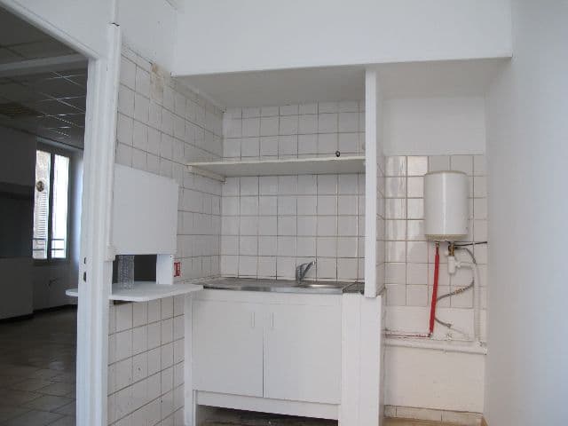 Local à louer à Marseille – photo 4